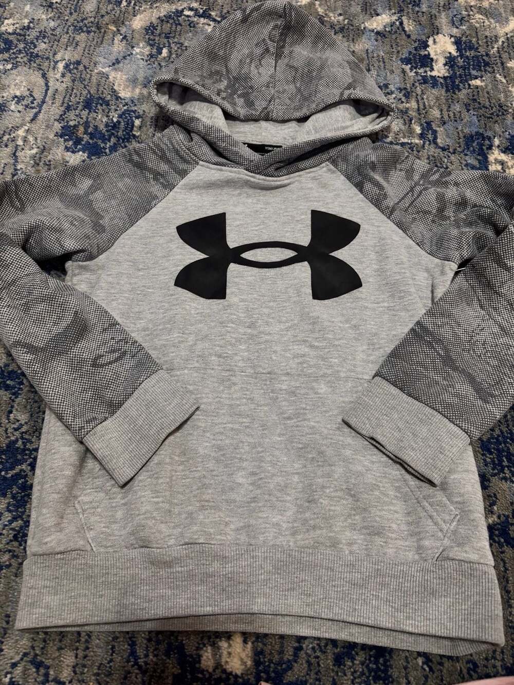 Under Armour Raglan Logo Hoodie Size YSM Gray